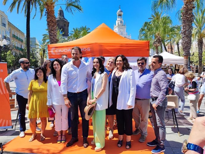 Acto de apoyo a la candidatura de Juan de Dios Sánchez (Cs) a la alcaldía de Cádiz, con la participación de la portavoz del partido en el Congreso de los Diputados, Inés Arrimadas.