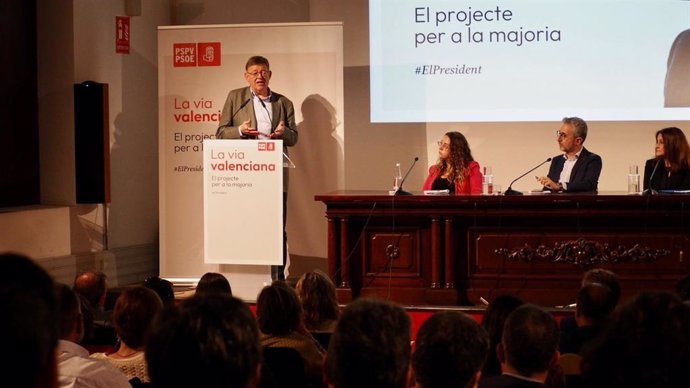 El 'president' de la Generalitat y candidato a la reelección por el PSPV-PSOE, Ximo Puig, durante la clausura de los actos sectoriales de sanidad y envejecimiento del PSPV