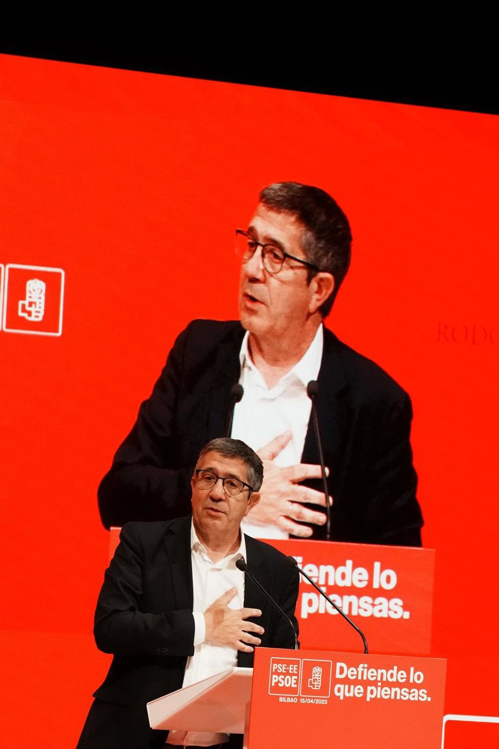 El portavoz del PSOE en el Congreso Patxi López, interviene durante el homenaje a Rodolfo Ares Rodolfo Ares. Un socialista imprescindible-Ezinbesteko socialista, en el Teatro Campos Elíseos, a 14 de abril de 2023, en Bilbao. (Foto de archivo).