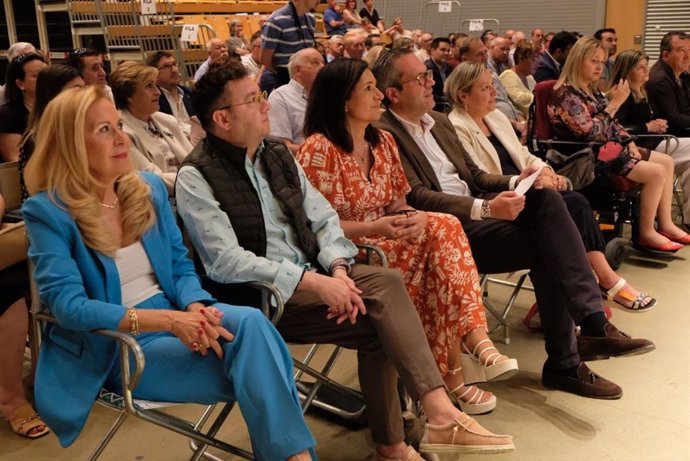 El candidato de Ciudadanos-Tu Aragón a la Presidencia del Gobierno de Aragón, Carlos Ortas, presenta las candidaturas autonómicas y municipales de la coalición.