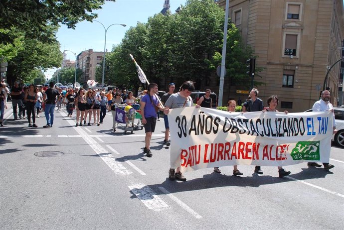 Marcha en Pamplona contra el Tren de Alta Velocidad