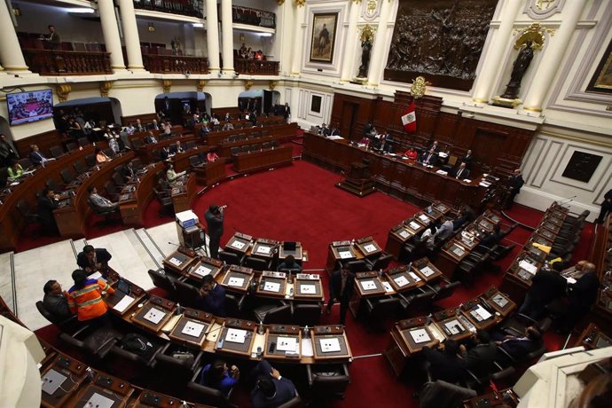 Archivo - Pleno del Congreso de Perú