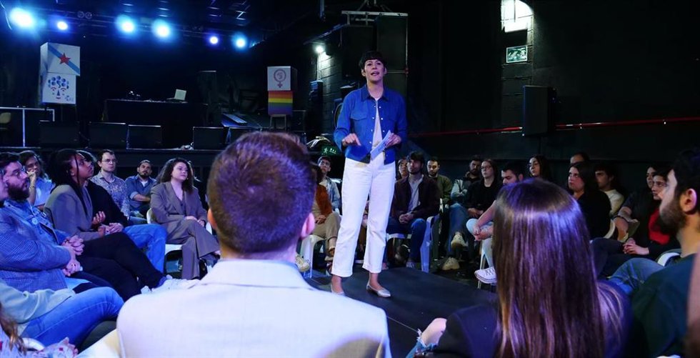 La portavoz nacional del BNG, Ana Pontón, en un acto con jóvenes en la Sala Malatesta, en Santiago de Compostela
