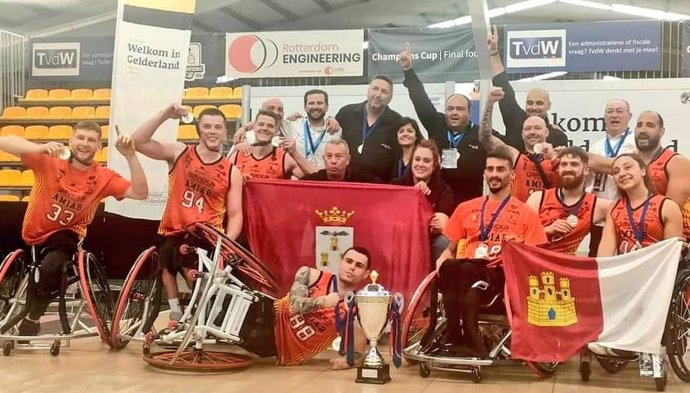 El BSR Amiab Albacete revalida su título de la Champions Cup.