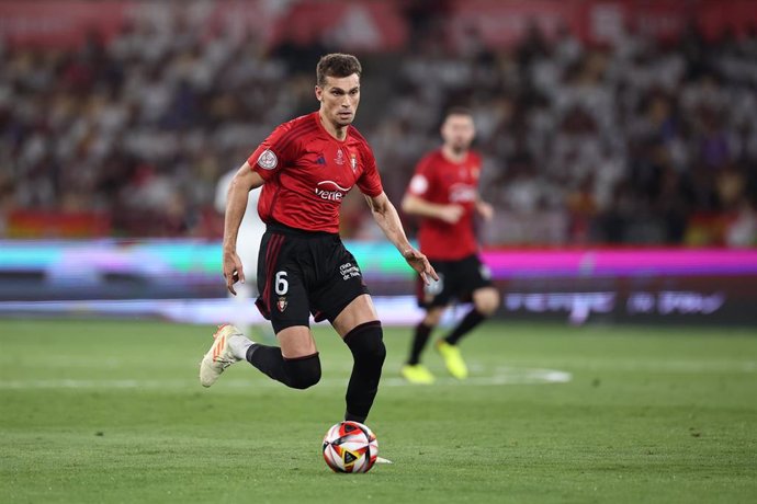 Lucas Torro of Osasuna in action during the spanish cup, Copa del Rey, Final football match played between Real Madrid and CA Osasuna at Estadio de la Cartuja on May 06, 2023, in Sevilla, Spain.