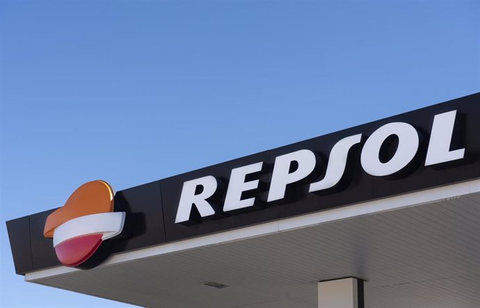 Archivo - Imagen de archivo de una estación de Repsol