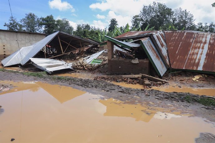 RUBAVU (RWANDA), May 4, 2023  -- Photo taken on May 4, 2023 shows houses damaged in flash floods and landslides in Rubavu District, Western Province, Rwanda. The death toll from flash floods and landslides in Rwanda has reached 130 as of Thursday, accor