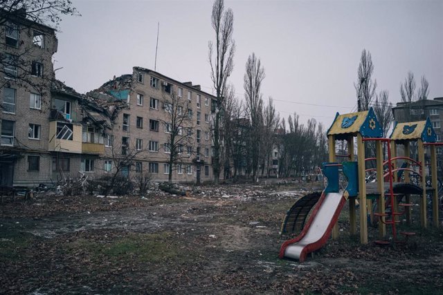 Archivo - Imagen de archivo de un edificio bombardeado en la ciudad ucraniana de Bajmut