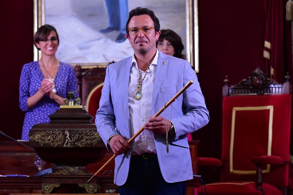 Archivo - José María González 'Kichi' (Adelante Cádiz) durante su investidura como alcalde de Cádiz en 2019