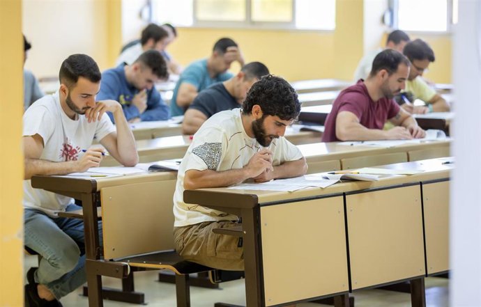 Examen de oposición a bombero en Huelva