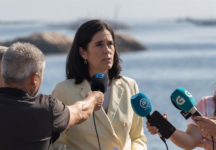 Archivo - La secretaria xeral del PPdeG, Paula Prado, atiende a los medios