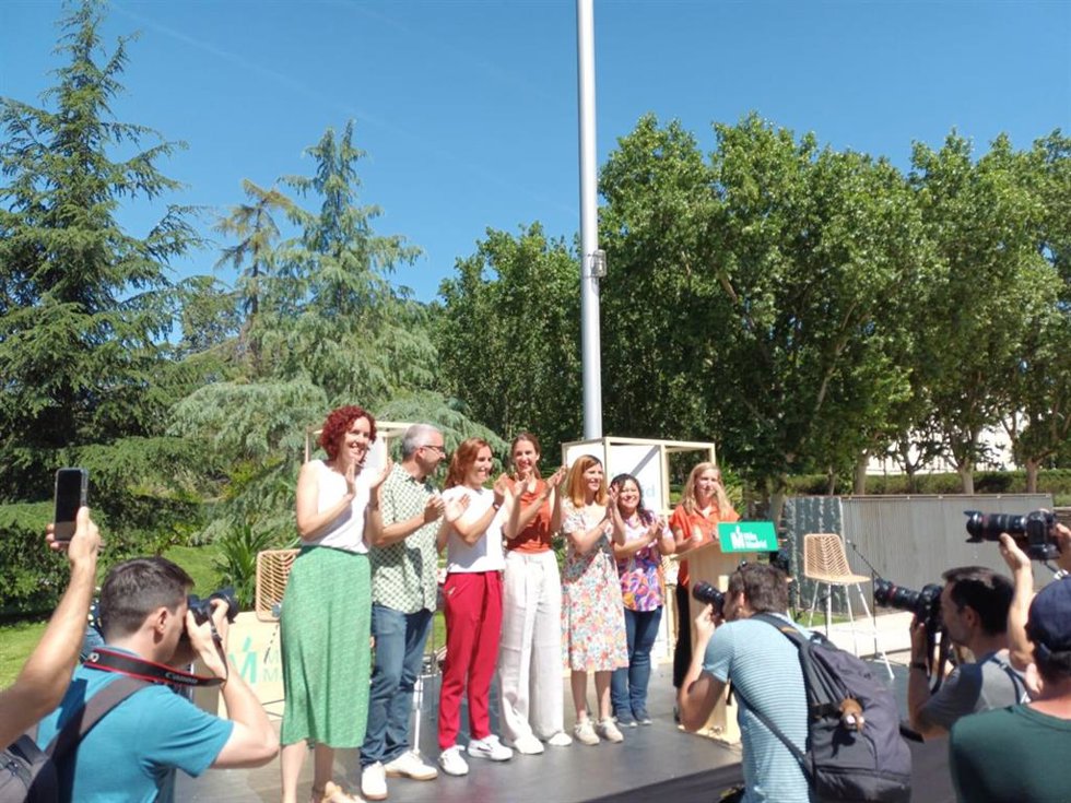 Las candidatas de Más Madrid Rita Maestre y Mónica García en un acto de precampaña en Madrid Río