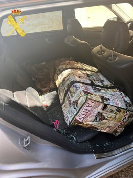 Droga incautada en un control antidroga de la Guardia Civil en Atarfe