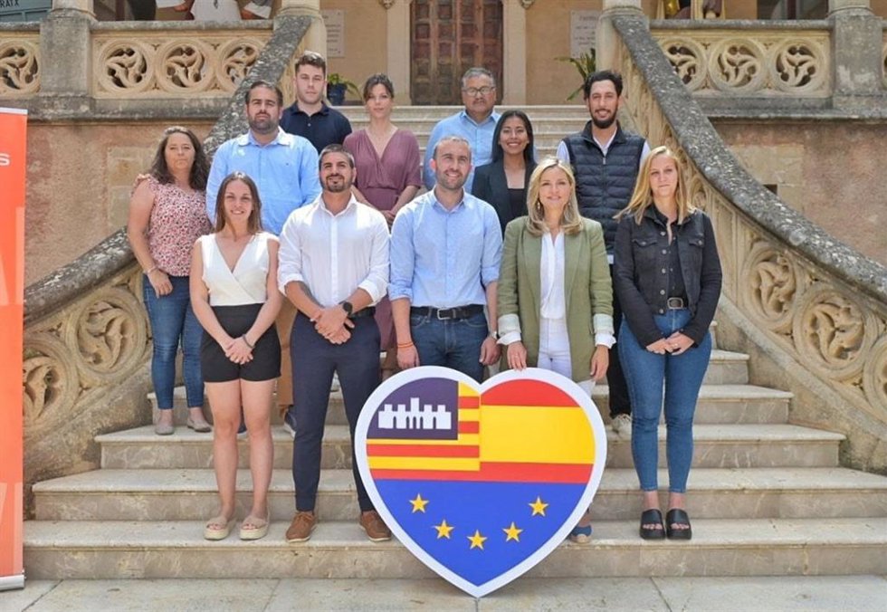 La portavoz de nacional de CS y candidata a la presidencia del Govern, Patricia Guasp, en la presentación del candidato de la formación liberal a la alcaldía de Andratx (Mallorca), Ángel Hoyos