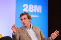 Almeida, a Borja Sémper: "Ya está bien de que yo fuera el único guapo oficial del partido"