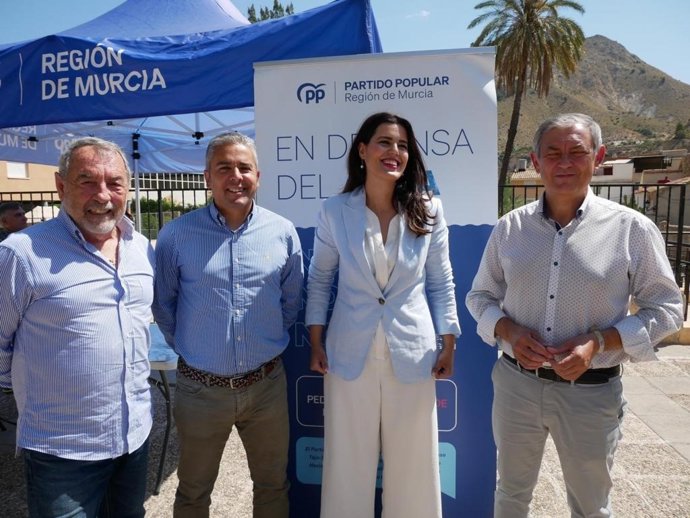 La portavoz del Partido Popular de la Región de Murcia, Miriam Guardiola, en Ojós
