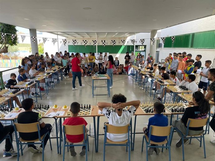Encuentro con la ajedrecista Roxanny Matute en el CEIP Juan Sebastián Elcano de San Isidro en Níjar