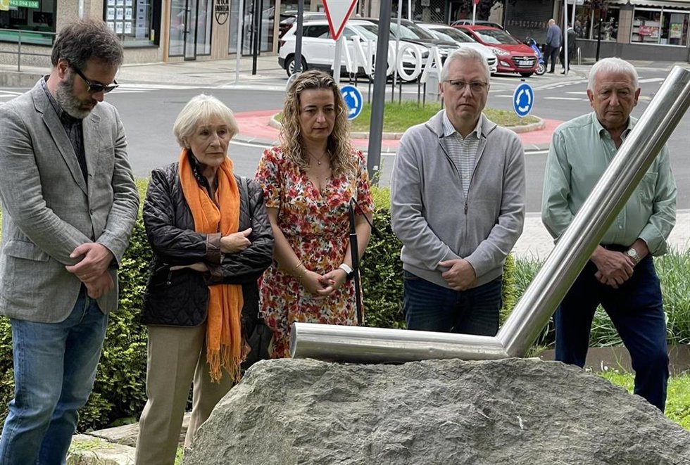Homenaje socialista a José Luis López de Lacalle en Andoain.