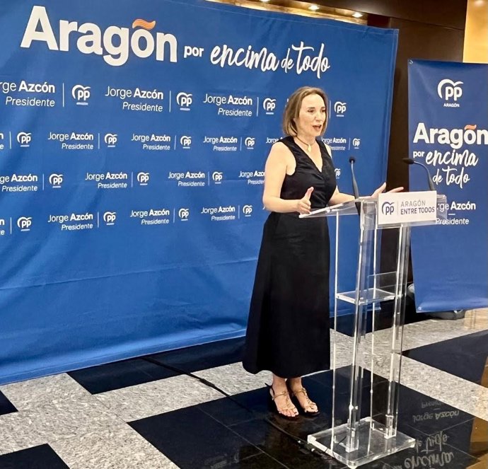 La secretaria general del PP, Cuca Gamarra, en Barbastro