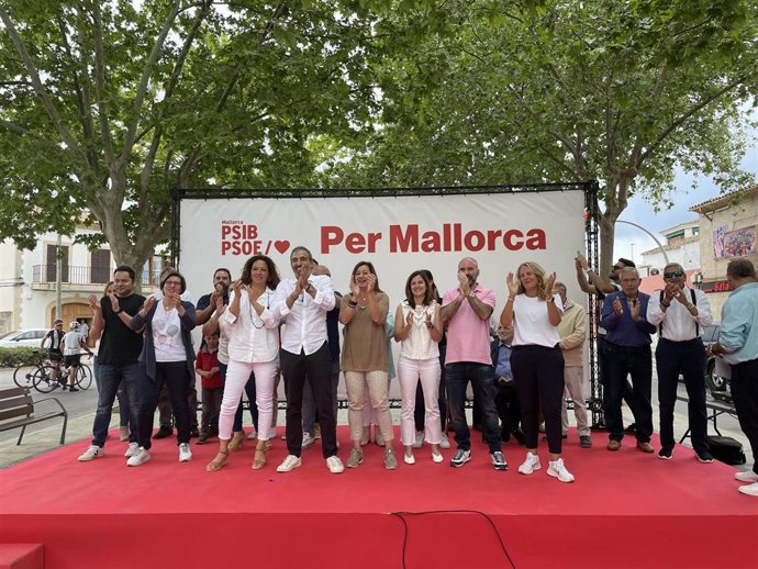 Francina Armengol y Catalina Cladera arropan a Jaume Oliver en la presentación de la candidatura del PSIB-PSOE en Llucmajor