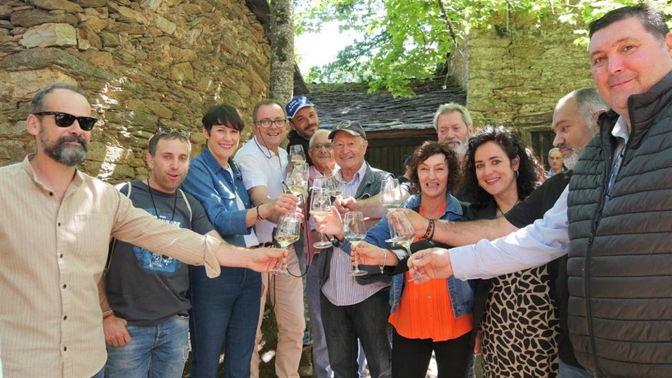 La portavoz nacional del BNG, Ana Pontón, en la Feira do Viño de Vilachá, en A Pobra do Brollón (Lugo).