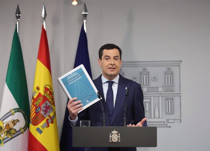 Archivo - El presidente de la Junta de Andalucía, Juanma Moreno, archivo 