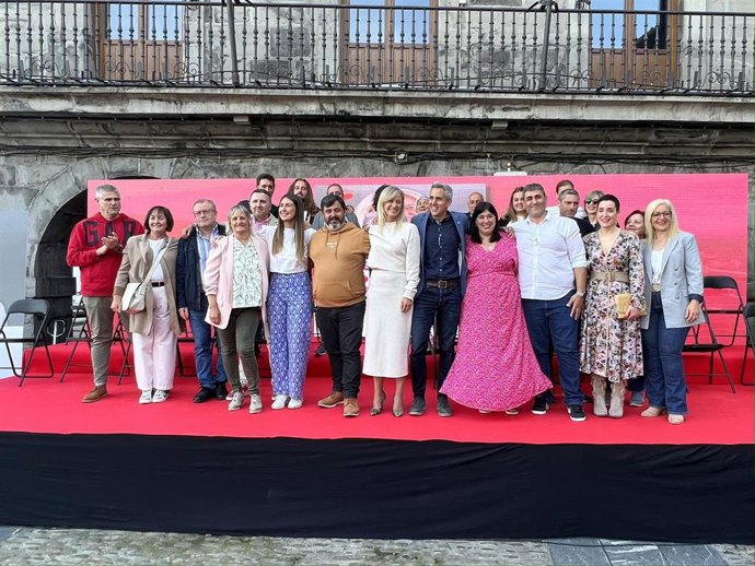 Presentación de la candidatura del PSOE para Castro Urdiales, un acto que ha contado con la presencia del candidato autonómico, Pablo Zuloaga