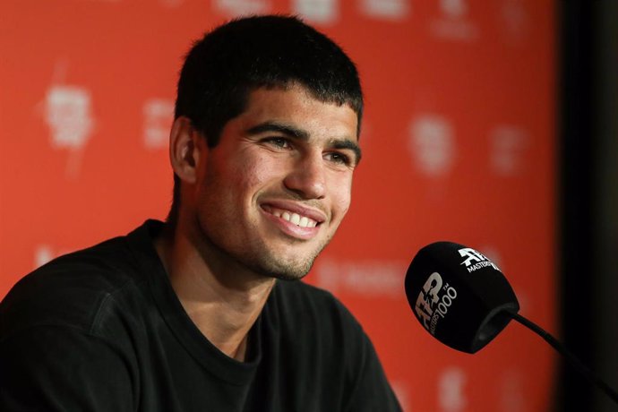 El tenista español Carlos Alcaraz durante una rueda de prensa del Mutua Madrid Open 2023