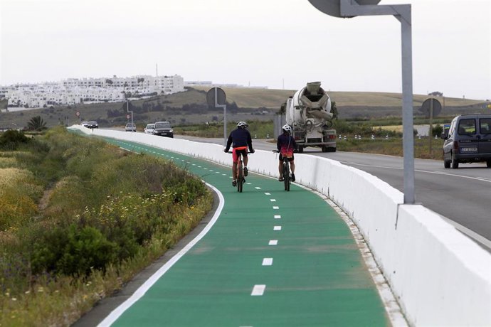 Archivo - Carril bici de Eurovelo en Conil.