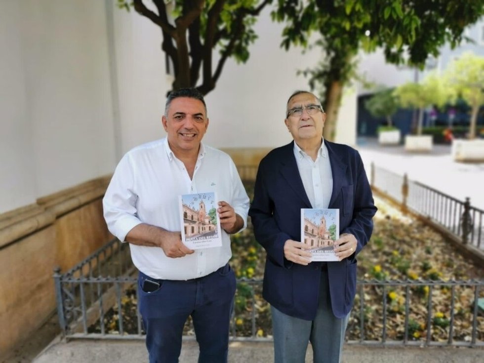 La presentación del libro 'Plaza del Reloj' tendrá lugar este viernes en la localidad de Lora del Río