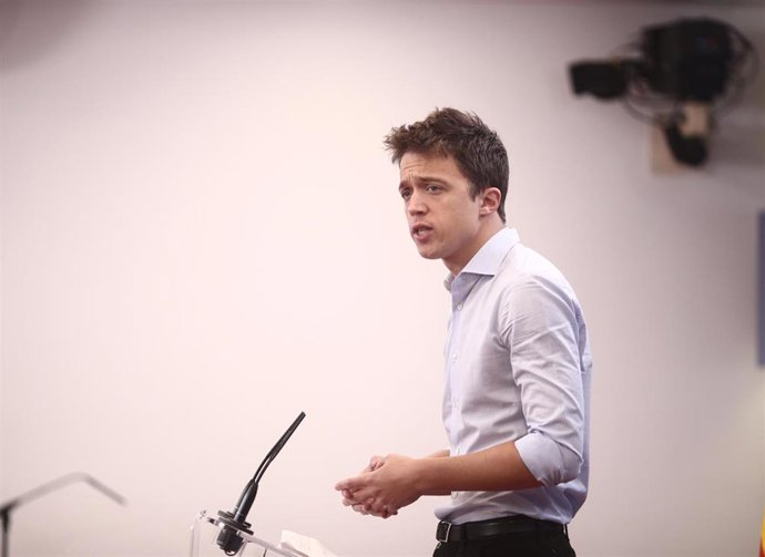 Archivo - El diputado de Más País, Íñigo Errejón, ofrece una rueda de prensa en el Congreso de los Diputados, en Madrid (España)