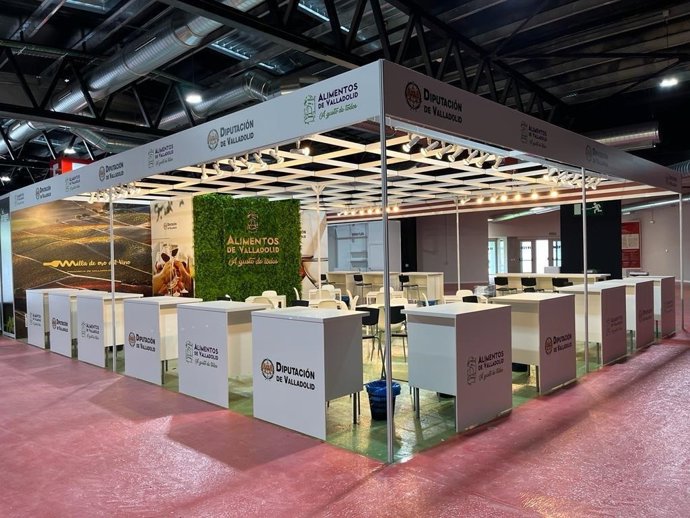La Diputación de Valladolid participa con 32 bodegas de Alimentos de Valladolid en Fenavin 2023 .