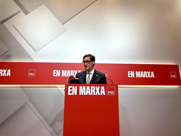 El primer secretario del PSC, Salvador Illa, en una rueda de prensa este lunes.