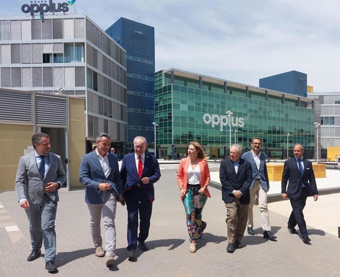 La consejera de Economía, Hacienda y Fondos Europeos de la Junta de Andalucía y presidenta del Málaga Tech Park, Carolina España, asiste a la presentación del nuevo campus de Opplus.