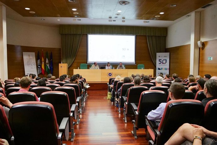 X Congreso Internacional de la Sociedad de Paleontología y Evolución de Aves