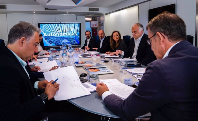 EL líder del PP, Alberto Núñez Feijóo, preside la reunión del comité de dirección del PP. En Madrid, a 8 de mayo de 2023.