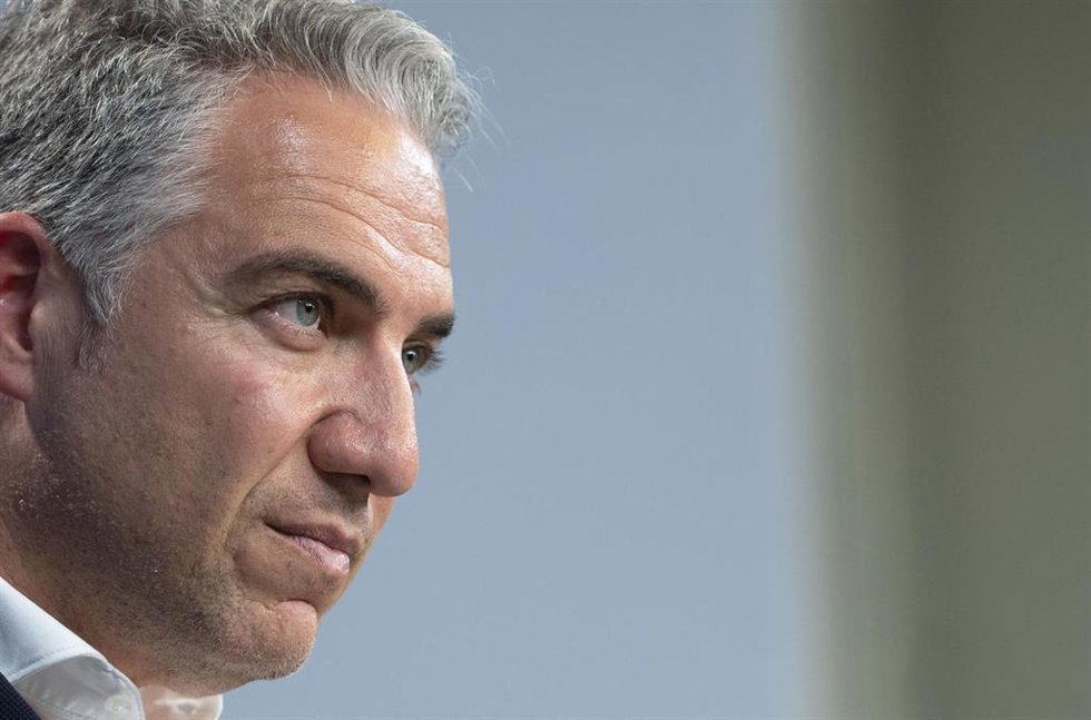 Archivo - El coordinador general del PP y coordinador de campaña de PP-A, Elías Bendodo, comparece tras analizar los resultados de las elecciones andaluzas en la reunión del Comité de Dirección del PP, en la sede del partido, a 20 de junio de 2022, en M