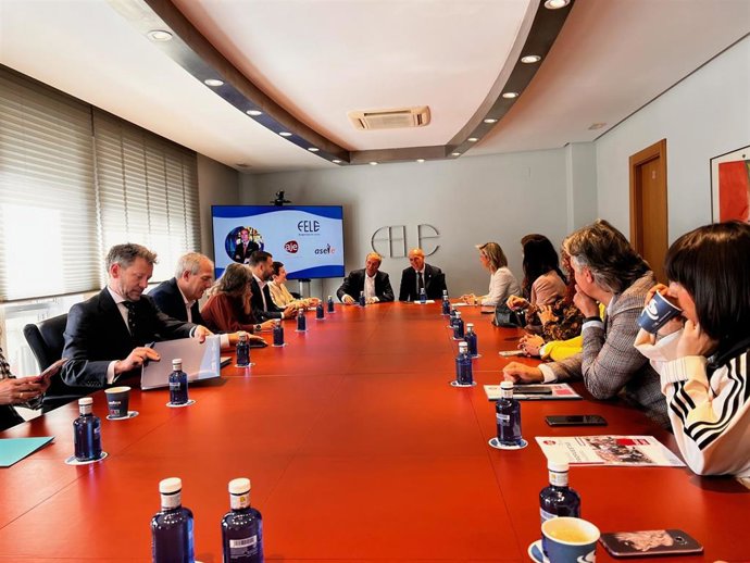 Diez agradece la colaboración de Fele y sus empresas y les pide apoyo para que León "avance en su transformación"