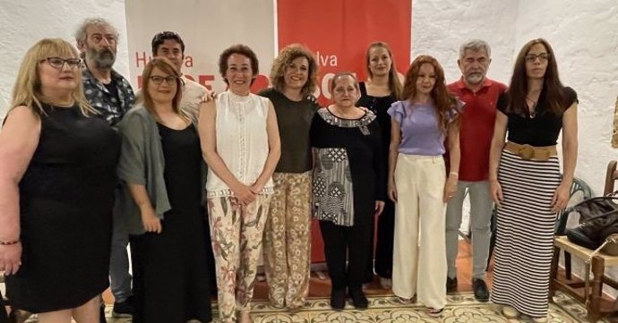 Presentación de la candidatura del PSOE a la Alcaldía de Linares de la Sierra (Huelva), encabezada por Eva Ramos.