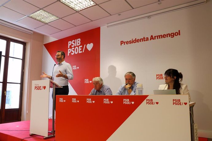El secretario general de los socialistas de Palma, actual alcalde de la ciudad y candidato a la reelección, Jose Hila, durante la presentación del programa electoral