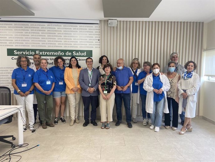 Presentación del nuevo programa de acompañamiento a pacientes que no tienen una red de apoyo familiar y social en Cáceres.