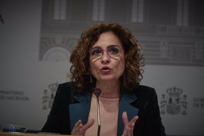 Archivo - La ministra de Hacienda y portavoz del Gobierno, María Jesús Montero