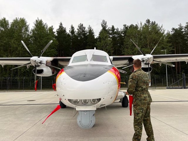 Avión de vigilancia de fronteras polaco Turbolet L-410