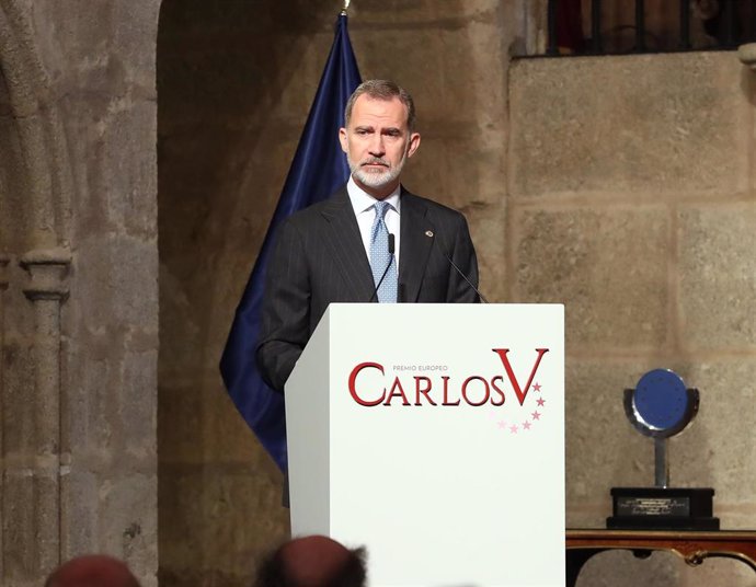 Archivo - Felipe VI en la entrega del Premio Carlos V. Archivo.