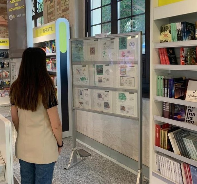 El Deporte en Málaga protagoniza la nueva exposición filatélica de la oficina principal de Correos en la ciudad