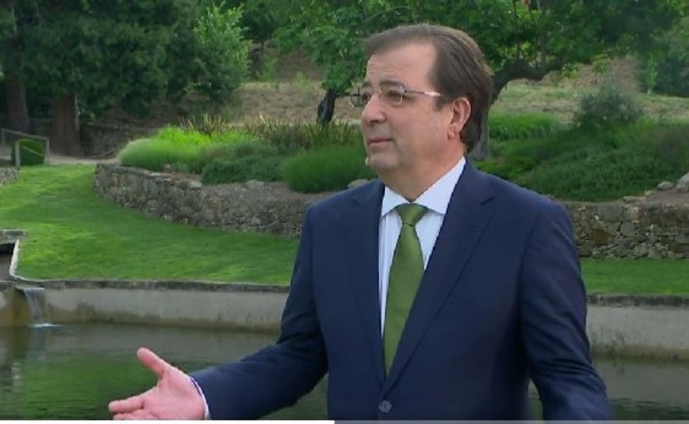El presidente de la Junta de Extremadura, Guillermo Fernández Vara, es entrevistado en el Monasterio de Yuste