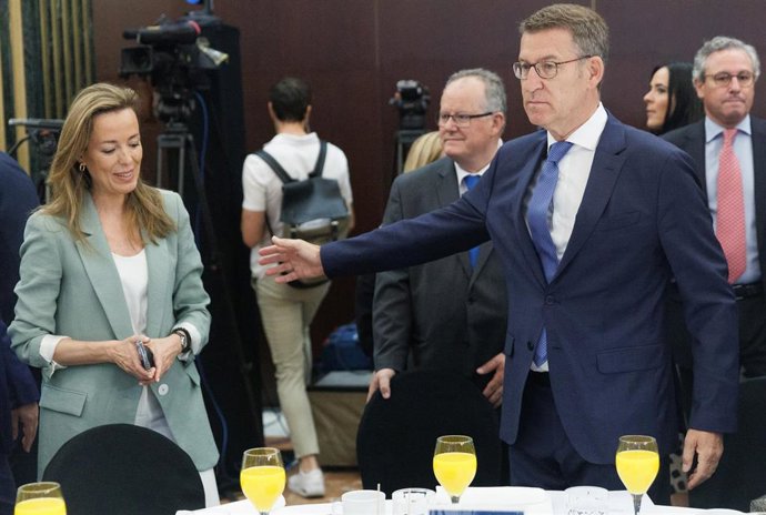 El presidente del PP, Alberto Núñez, durante un desayuno informativo de la Tribuna Fórum Europa, a 9 de mayo de 2023, en Madrid (España).