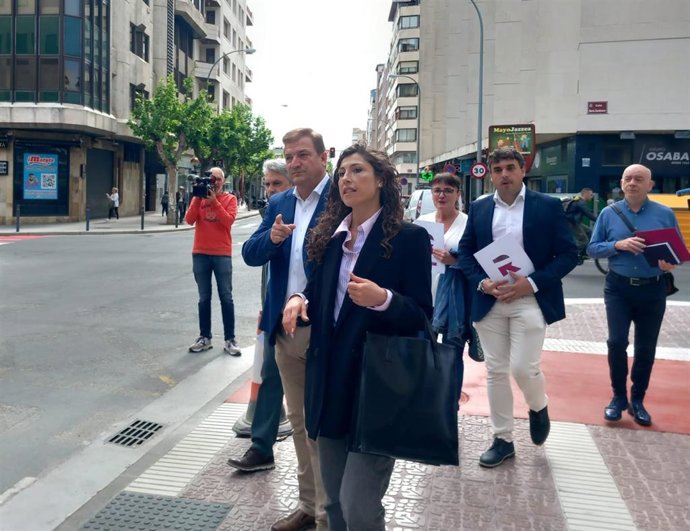 Alberto Bretón y Sonsoles Soriano pasean por Avenida Portugal