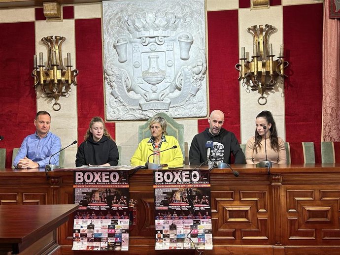 Presentación de la velada de boxeo.