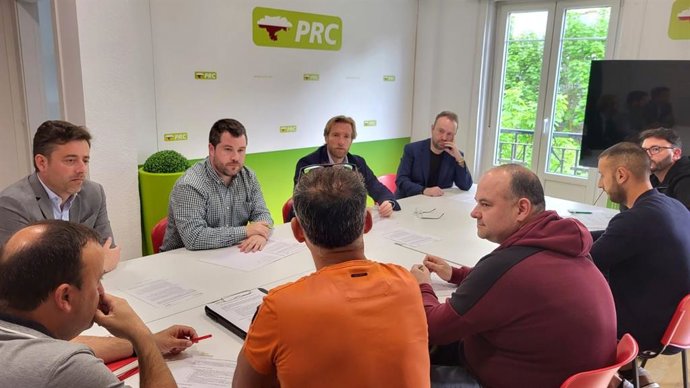 Reunion del canddato del PRC, Felipe Piña, con sindicatos